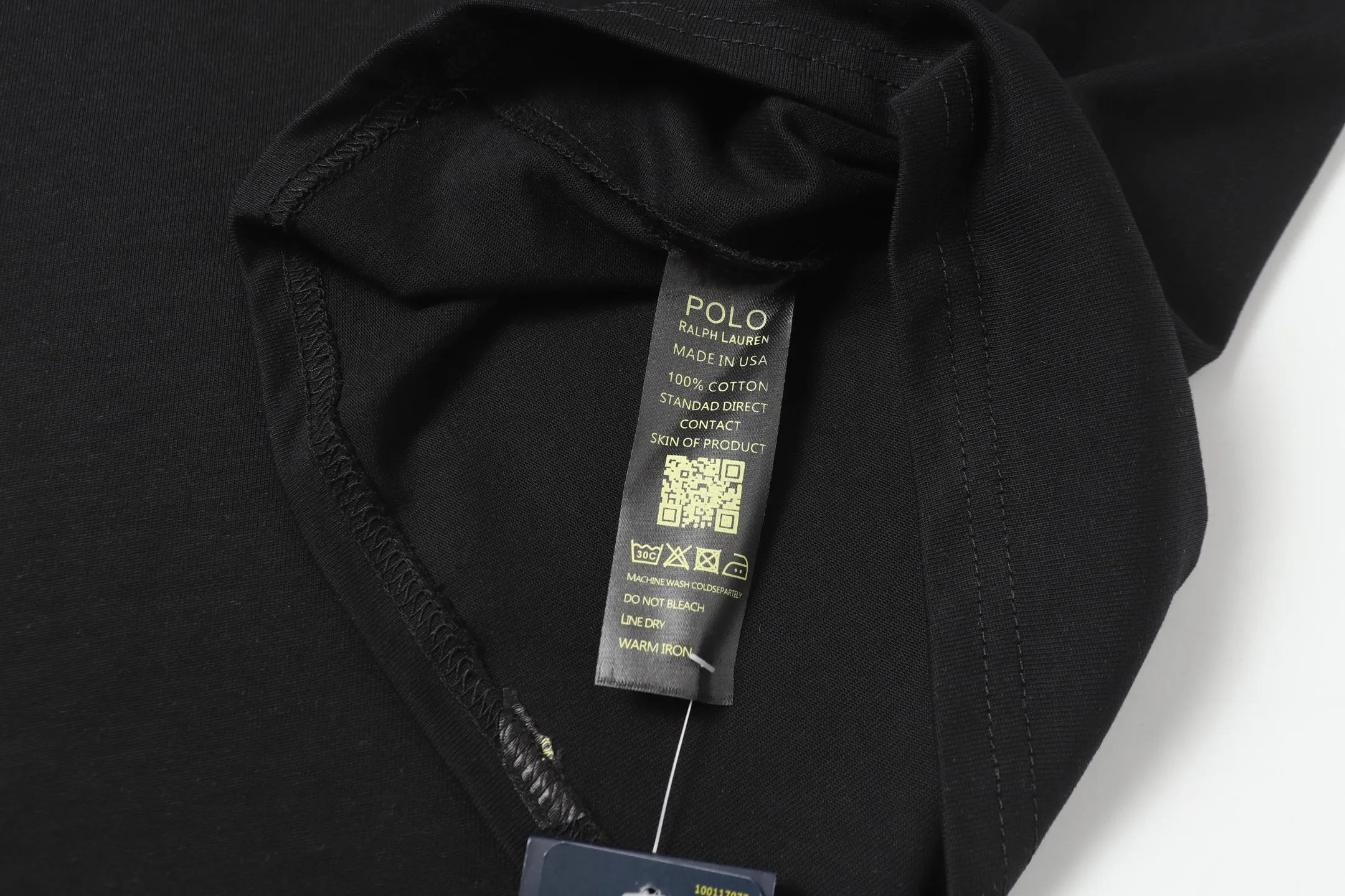 P130 Style number: A001 [Ralph Lauren classic embroidered round neck basic short sleeves] ✅270g double yarn fabric, custom woven and dyed threads ✅Original stickers Scan the QR code to enter the official website ✅Large version, loose and stylish, can wear up to 200 pounds Color: black, white, navy blue, gray Size: S-XL